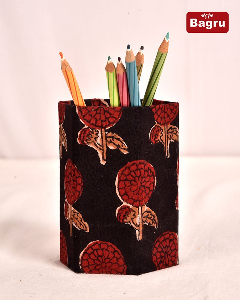 Vintage flower design Hand block printed envelopes by Wholesalers Manufacturers Exporter, Jai Texart for corporate festive gifting.- Jai Texart - Bagru - Jaipur- Sanganer. Hand Block printed Pen Stand